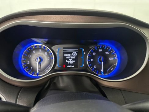 Used 2017 Chrysler Pacifica Touring image 17