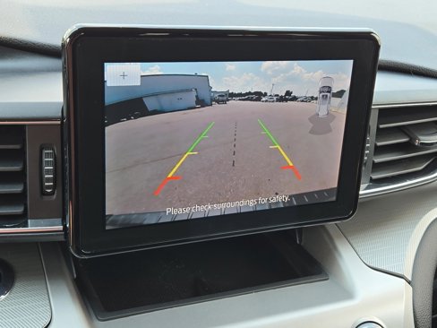 Used 2022 Ford Explorer XLT w/ Equipment Group 202A image 28