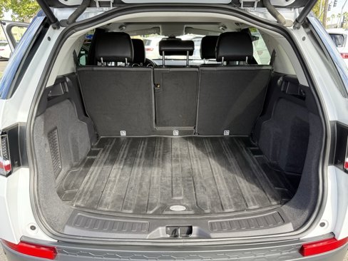 Used 2018 Land Rover Discovery Sport HSE image 19