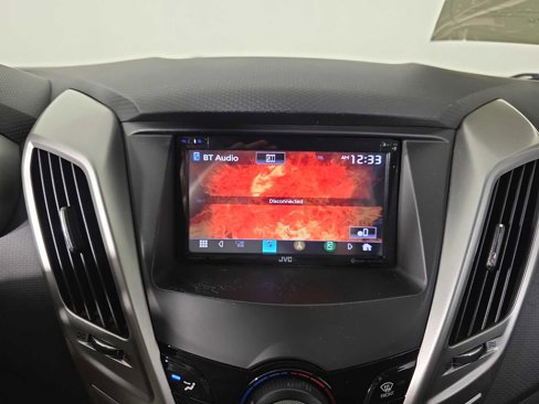 Used 2013 Hyundai Veloster w/ Style Pkg image 12