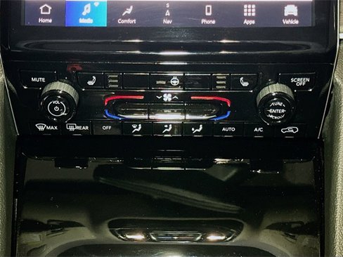 Certified 2022 Jeep Grand Cherokee Limited image 13