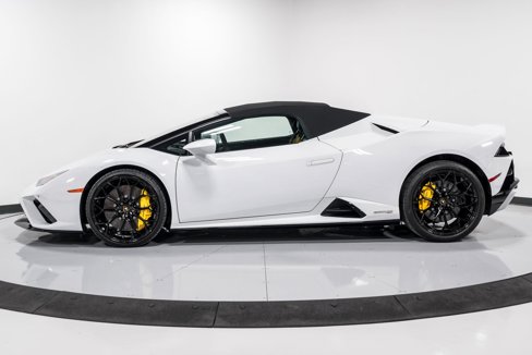 Used 2023 Lamborghini Huracan EVO image 43