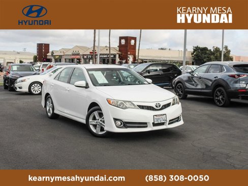Used 2013 Toyota Camry SE image 1