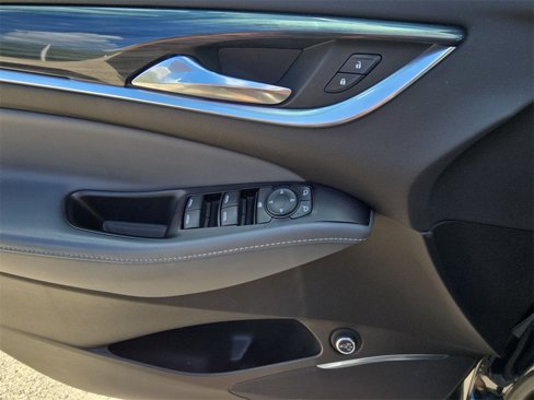Used 2020 Buick Enclave Essence image 24