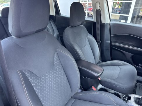 Used 2018 Jeep Compass Sport image 25