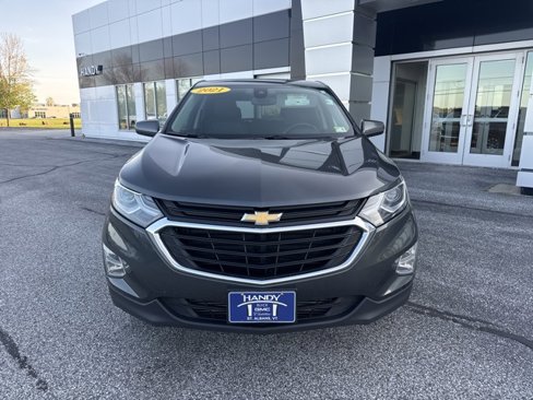 Used 2021 Chevrolet Equinox LT image 2