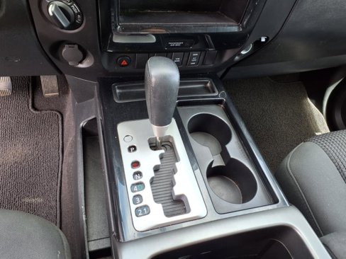 Used 2015 Nissan Titan SV w/ SV Value Truck Package image 17
