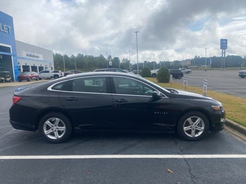 Used 2023 Chevrolet Malibu LT image 3