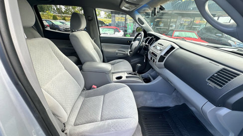 Used 2006 Toyota Tacoma PreRunner image 17
