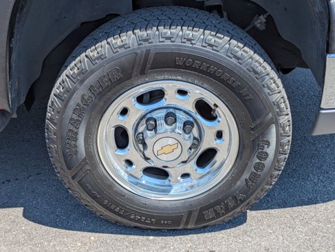 Used 2004 Chevrolet Silverado 2500 LT image 28