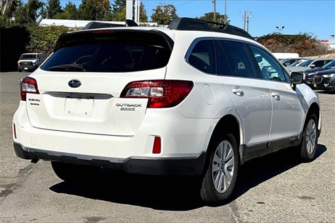 Used 2017 Subaru Outback 2.5i Premium image 5