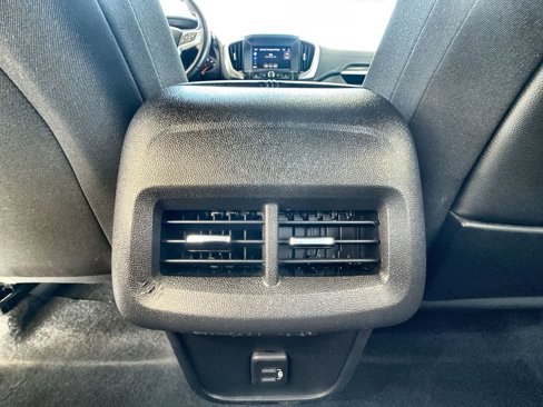 Used 2024 GMC Terrain SLE image 20