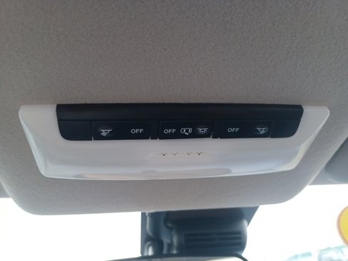 Used 2024 Nissan Versa SV w/ Trunk Package image 30