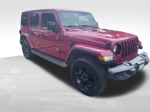 Used 2022 Jeep Wrangler Unlimited Sahara image 2