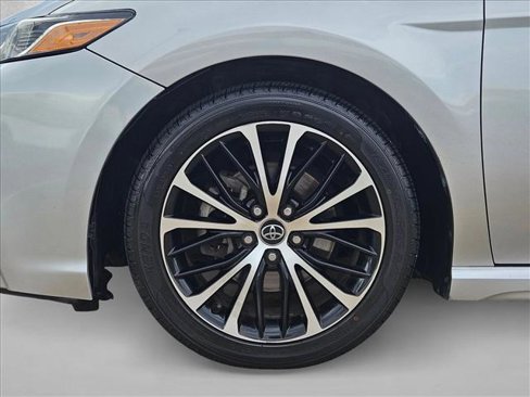 Used 2020 Toyota Camry SE image 23