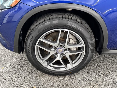 Used 2017 Mercedes-Benz GLC 300 4MATIC image 7