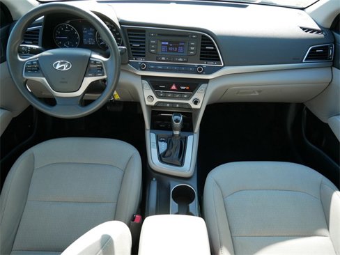 Used 2017 Hyundai Elantra SE image 12