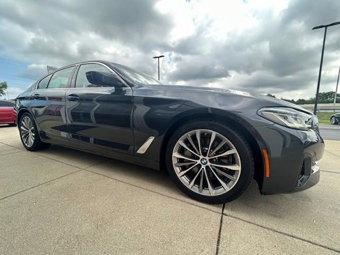 Certified 2022 BMW 530i xDrive w/ Convenience Package image 12