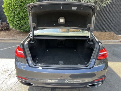 Used 2017 BMW 740e xDrive image 16