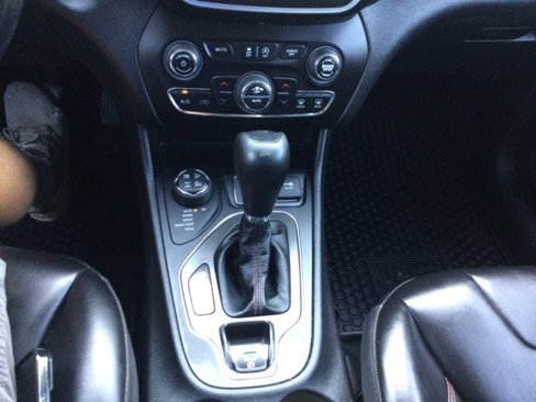 Used 2020 Jeep Cherokee Trailhawk w/ Cold Weather Group image 13