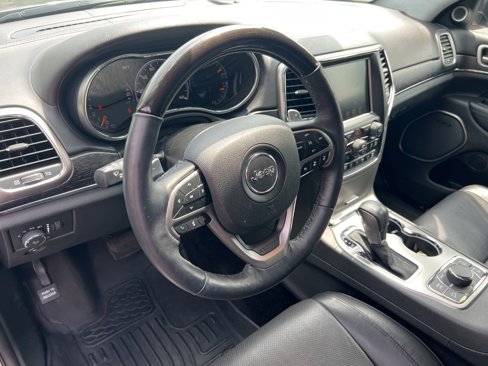 Used 2017 Jeep Grand Cherokee Summit image 2
