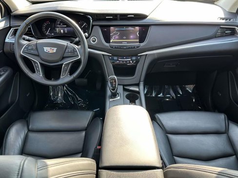 Used 2017 Cadillac XT5 Luxury w/ Driver Awareness Package image 19