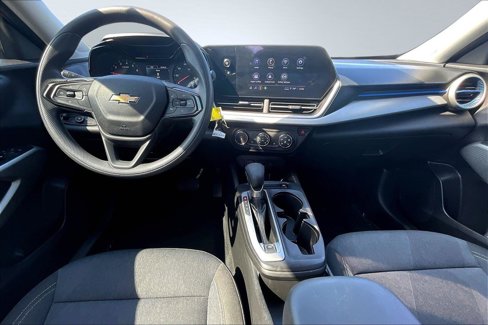 Used 2024 Chevrolet Trax LS w/ LS Convenience Package image 7
