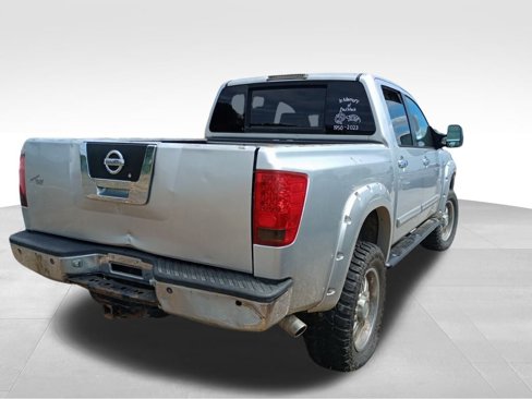 Used 2005 Nissan Titan LE w/ (U01) Nissan Navigation Pkg image 4