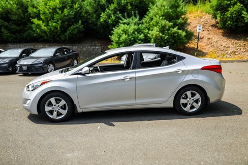 Used 2013 Hyundai Elantra GLS w/ Preferred Pkg image 6