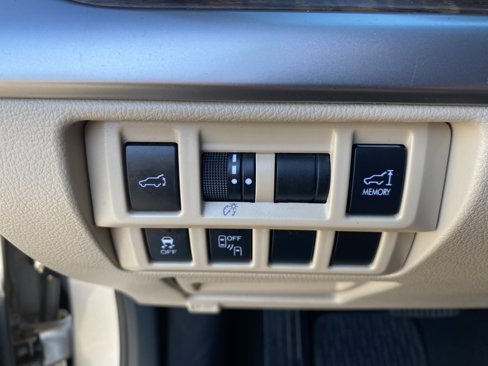 Used 2017 Subaru Outback 2.5i Limited w/ Popular Package #5 image 14