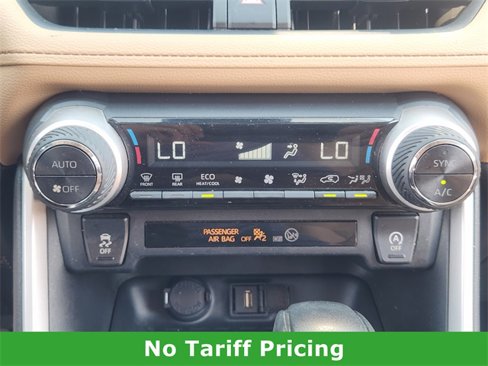 Used 2020 Toyota RAV4 XLE image 18