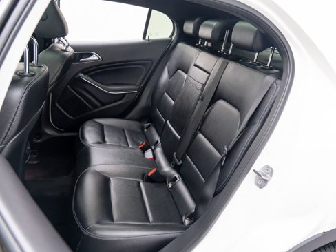 Used 2019 Mercedes-Benz GLA 250 4MATIC image 16