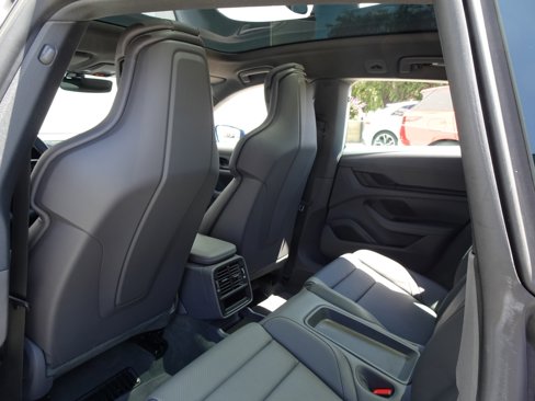 Used 2022 Porsche Taycan 4 Cross Turismo image 13
