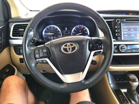 Used 2014 Toyota Highlander Limited image 19