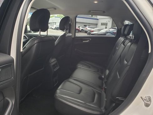 Used 2019 Ford Edge Titanium image 13