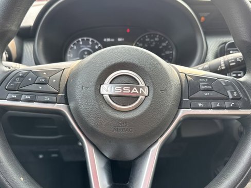 Used 2022 Nissan Kicks SV image 14