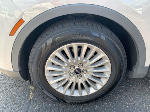 Used 2019 Lincoln Nautilus Premier image 34