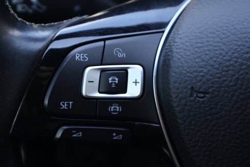 Used 2021 Volkswagen Tiguan SE R-Line image 21