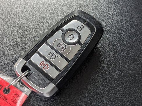 Used 2024 Ford Edge Titanium image 29