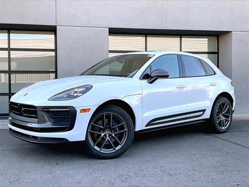 Certified 2025 Porsche Macan Turbo image 1