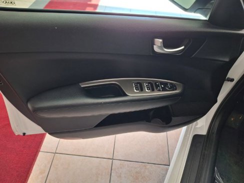 Used 2019 Kia Optima LX image 12