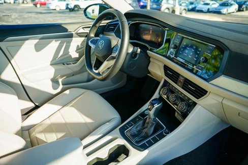 Certified 2023 Volkswagen Jetta SE image 32