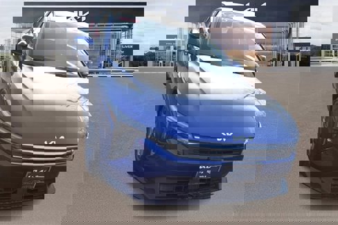 New 2025 Kia K4 LXS image 9