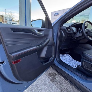 New 2025 Ford Escape ST-Line w/ Tech Pack #1 image 17