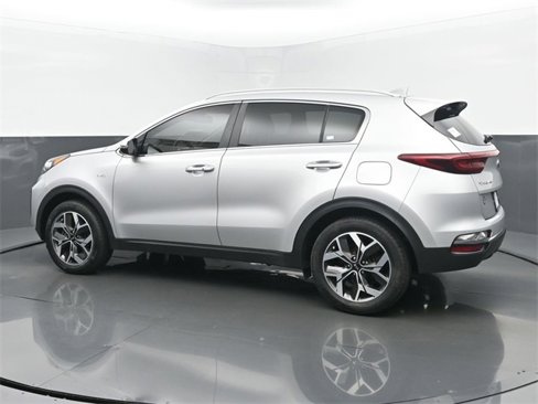 Used 2020 Kia Sportage EX image 3