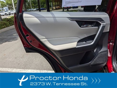 Used 2022 Toyota RAV4 XLE Premium image 39