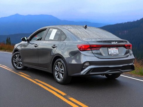 Used 2023 Kia Forte LXS w/ LXS Technology Package image 5