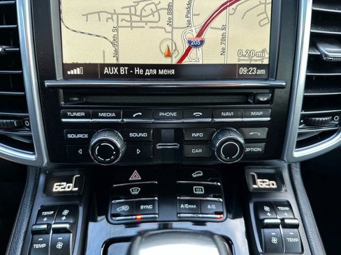 Used 2014 Porsche Cayenne image 21