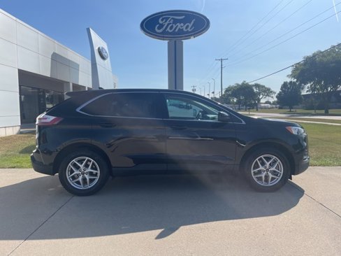 Used 2023 Ford Edge SEL image 16