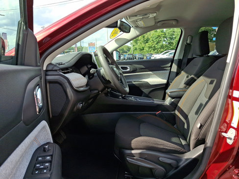 Used 2022 Jeep Compass Sport image 14